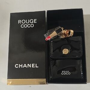 CHANEL Black Patent Rouge Coco Lipstick Key & Card Holder with Gold Charm